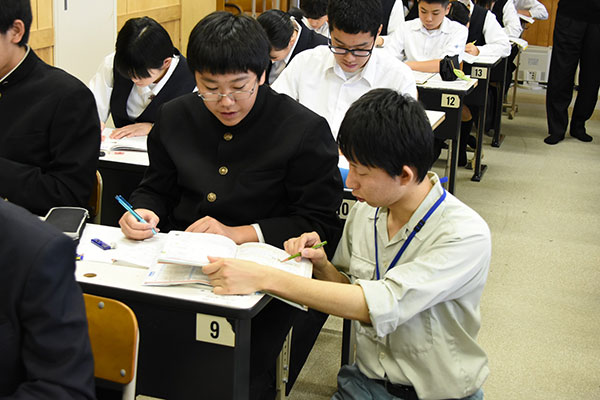 After-school class at Sakaki Junior High School (located in Sakaki-machi, Hanishina-gun, Nagano Prefecture)